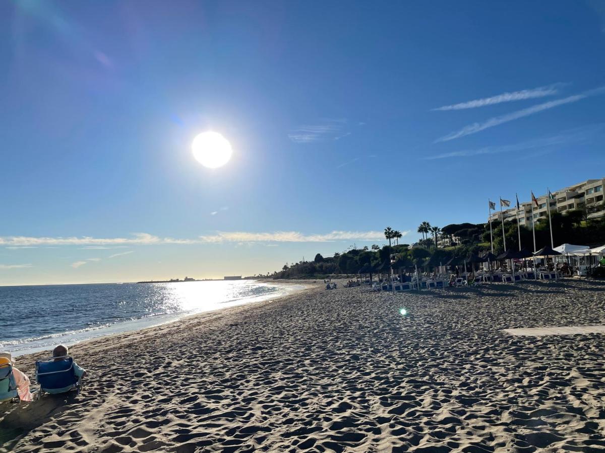 Beautiful Holiday Apartment 2 Bedroom Beach And Pool Malaga Marbella Calahonda Royale Mijas Costa Spain Eksteriør billede