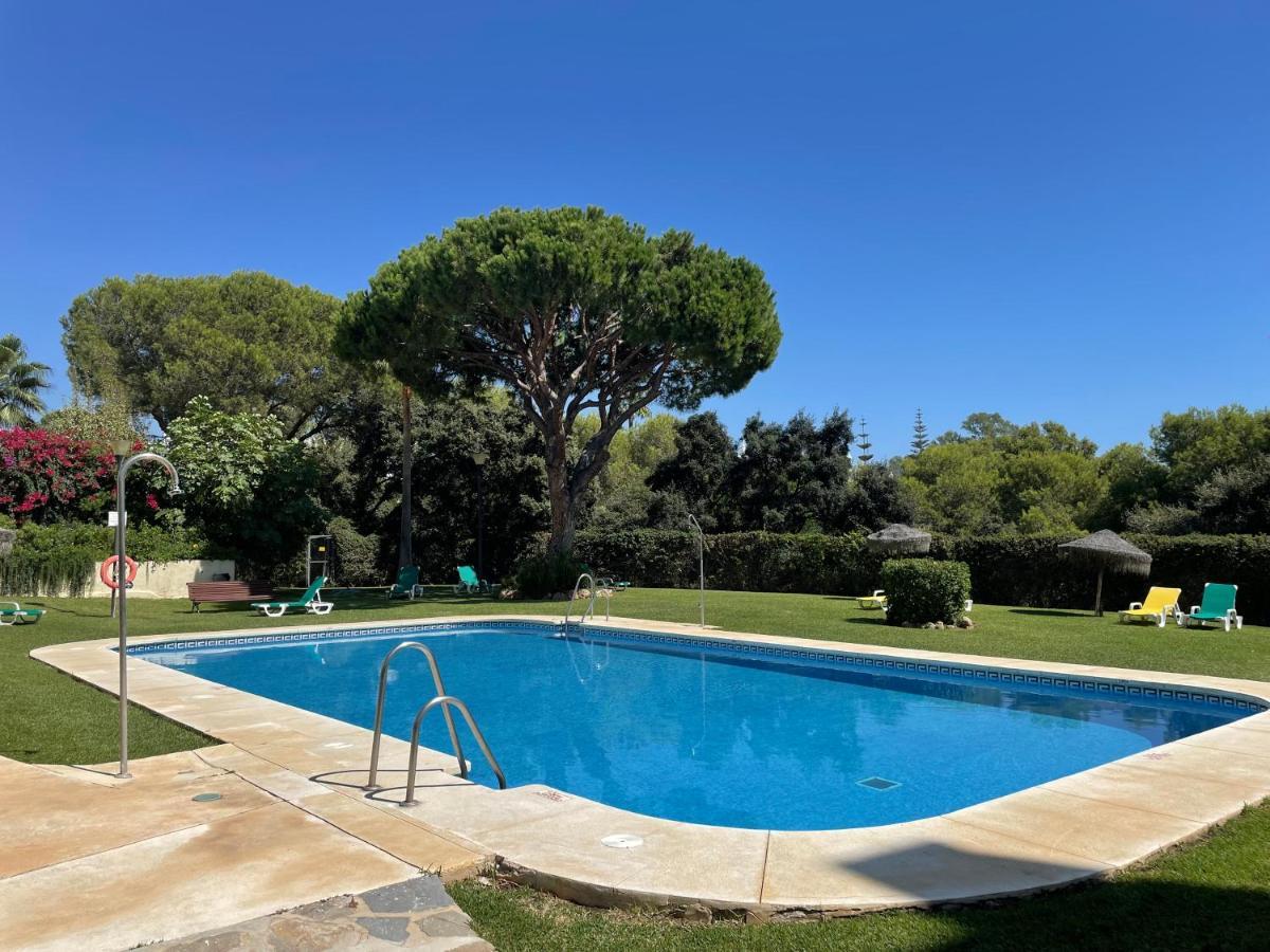 Beautiful Holiday Apartment 2 Bedroom Beach And Pool Malaga Marbella Calahonda Royale Mijas Costa Spain Eksteriør billede